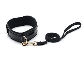 FAUX GLOSSY LEATHER COLLAR AND LEASH